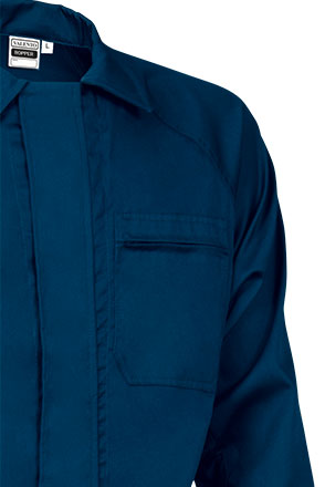 Detalle bolsillo en pecho izquierdo